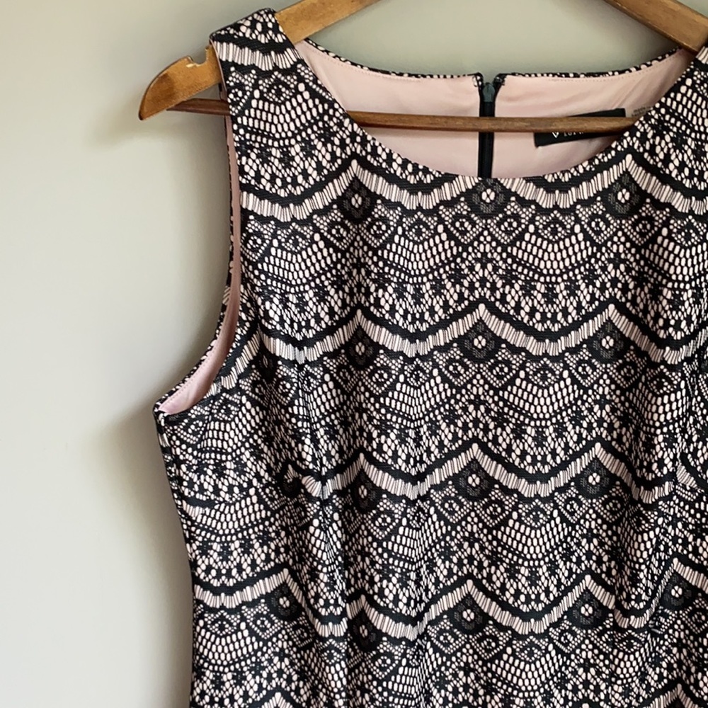 NWT Guess Lace Sheath Dress Black/Nude 14 - Picture 4 of 8